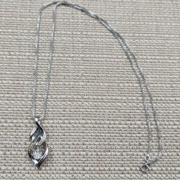 18 Inch Sterling Silver Small Diamonds Simple Pendant Necklace A6272 - Picture 1 of 8